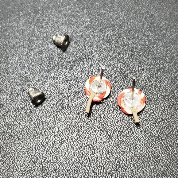 Red and white polymer clay sucker earrings - Picture 3 of 5